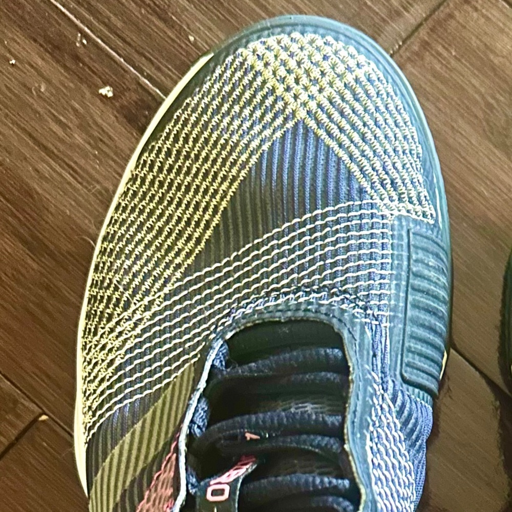 Adidas Adizero Ubersonic 3  Tennis Pickleball shoes women’s size 9, durable